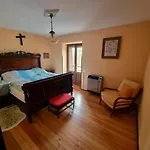 Mountain House With Private Garden بيت للعطل