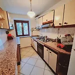 Mountain House With Private Garden بيت للعطل *