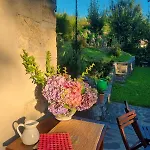 Mountain House With Private Garden بيت للعطل